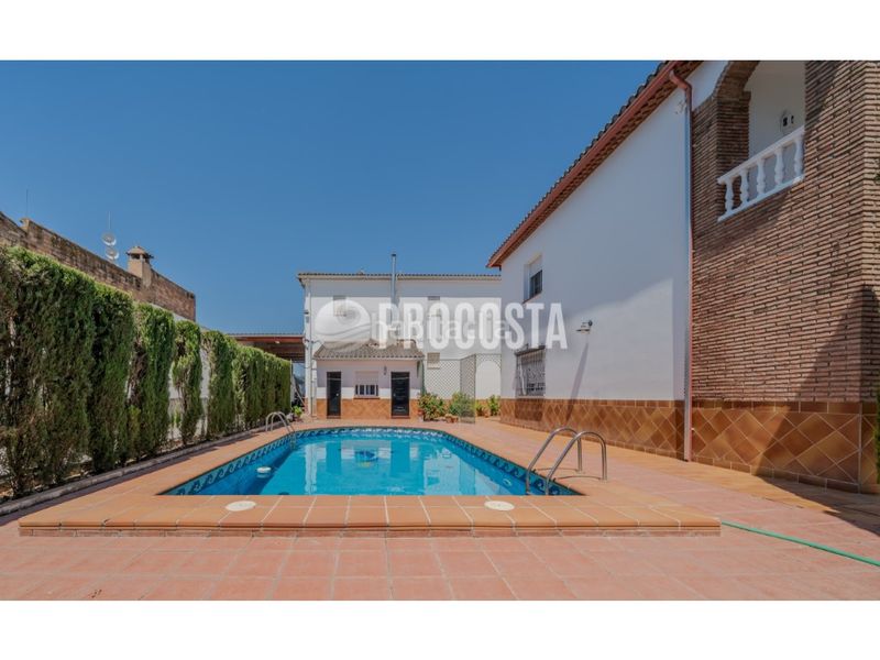 Foto bf84ba75-4470-485b-8111-fde1c7c0cb72. Casa amb piscina a Fuente Vaqueros