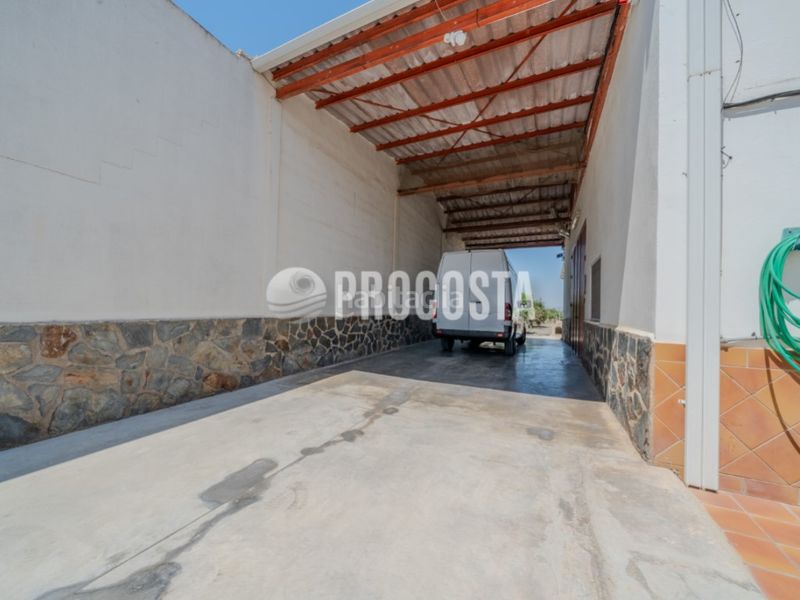 Foto c55108d3-c2e0-4481-b343-0597dc09ef23. Casa amb piscina a Fuente Vaqueros