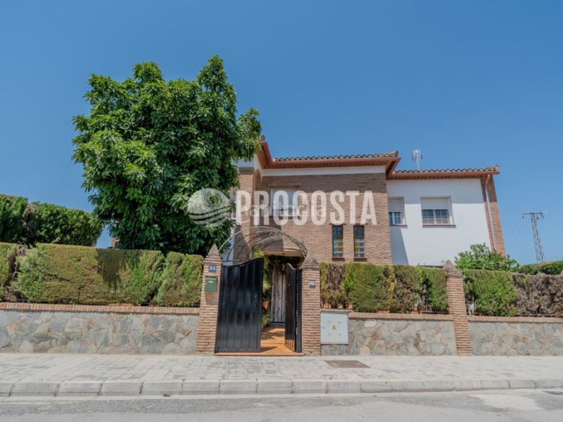 Foto dd670a34-1971-4d18-b6c4-df898c0080d1. Casa amb piscina a Fuente Vaqueros