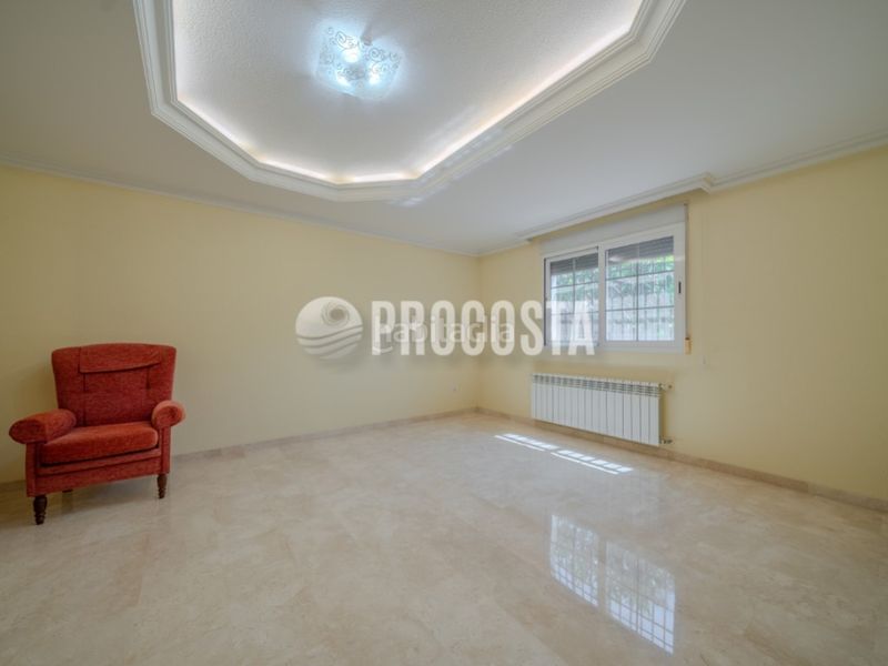 Foto f0009e46-c851-4925-bb4f-46202782f298. Casa amb piscina a Fuente Vaqueros
