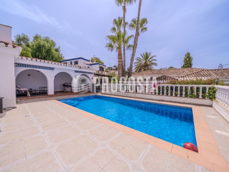Foto 28a34992-53f9-4810-b077-5bb24aee8d81. Casa amb calefacció aparcament piscina a Velilla - Velilla Taramay Almuñécar