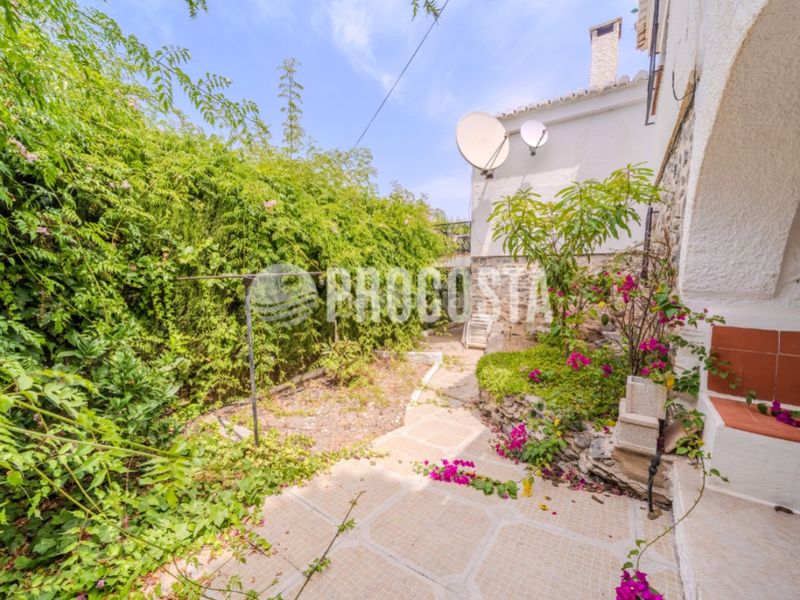 Foto 549e63ac-f21c-43f9-a55d-7ea1f5a7d041. Casa amb calefacció aparcament piscina a Velilla - Velilla Taramay Almuñécar