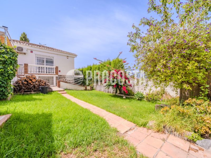 Foto 5d33b267-ac10-4bed-8fc4-07f199513230. Casa amb calefacció aparcament piscina a Velilla - Velilla Taramay Almuñécar