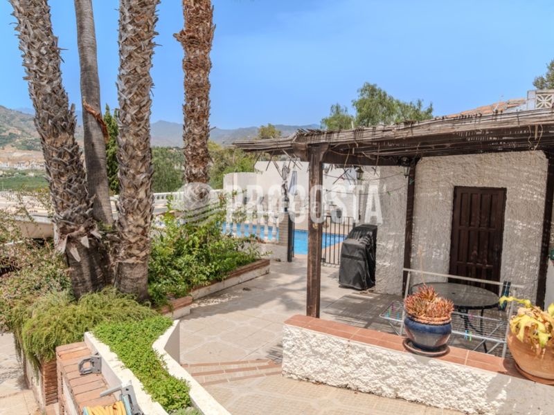 Foto 649d8ab1-794b-4627-8248-3e7a5842fb3d. Casa amb calefacció aparcament piscina a Velilla - Velilla Taramay Almuñécar