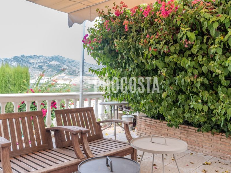 Foto 6da90050-efa0-4350-83d8-9b8f8e3c3144. Casa amb calefacció aparcament piscina a Velilla - Velilla Taramay Almuñécar