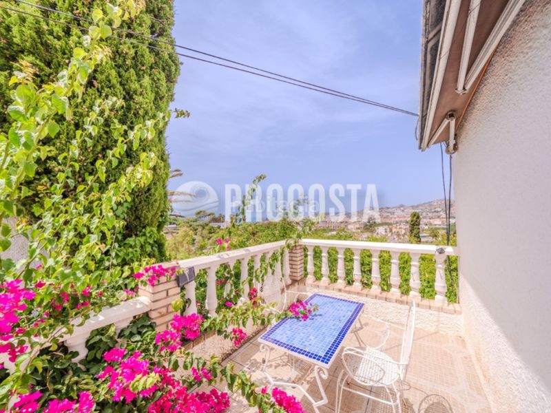 Foto 774d0b23-8f0a-4552-b867-e0f98e195c20. Casa amb calefacció aparcament piscina a Velilla - Velilla Taramay Almuñécar