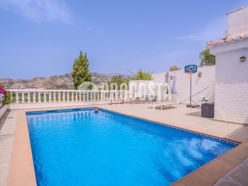 Foto a1148e9e-0ef3-46fc-ae8d-63121f37d794. Casa amb calefacció aparcament piscina a Velilla - Velilla Taramay Almuñécar