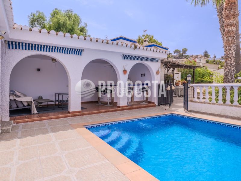 Foto a5788195-be41-43a4-97f8-19d9283d339a. Casa amb calefacció aparcament piscina a Velilla - Velilla Taramay Almuñécar