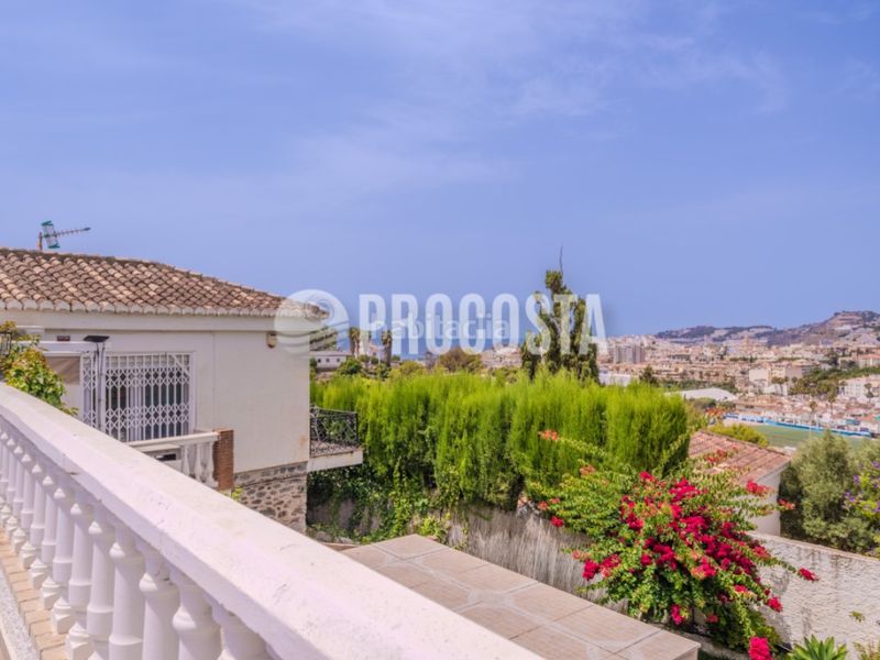 Foto a64fa6d6-22d2-49d7-b91f-44e59f6671b8. Casa amb calefacció aparcament piscina a Velilla - Velilla Taramay Almuñécar