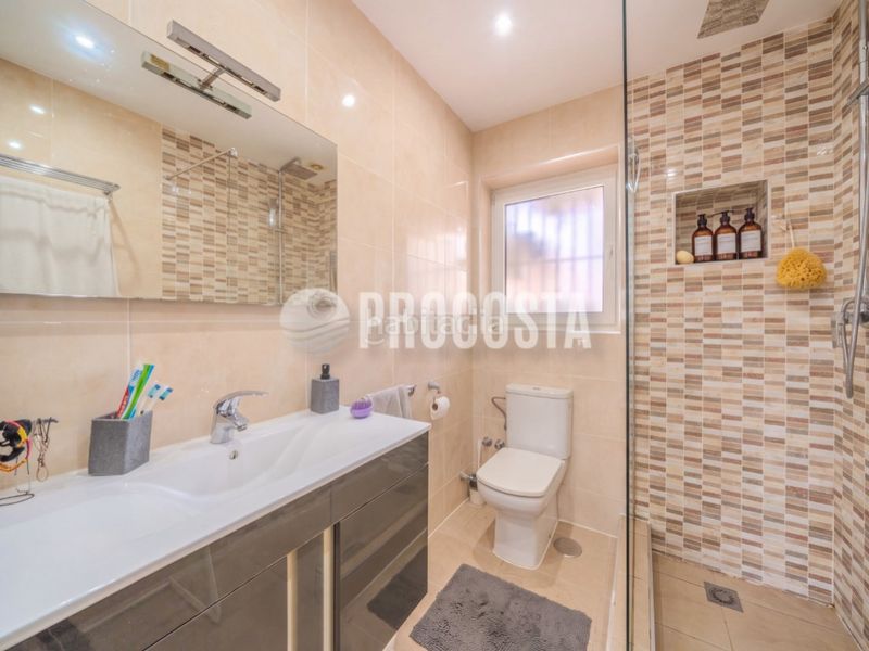 Foto c2f10855-896d-4610-8e1c-6e9ffd4abe50. Casa amb calefacció aparcament piscina a Velilla - Velilla Taramay Almuñécar