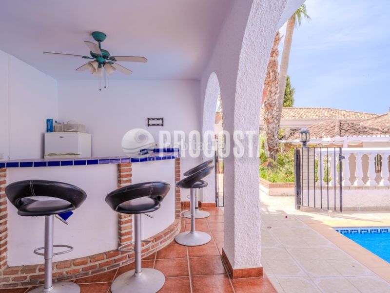 Foto cb331532-2e35-4b3c-83c2-f9720515e847. Casa amb calefacció aparcament piscina a Velilla - Velilla Taramay Almuñécar