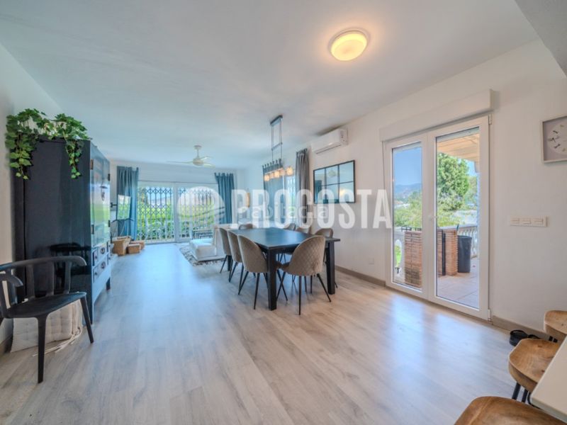 Foto d3c89f81-d0a3-41e2-966d-42abe2973846. Casa amb calefacció aparcament piscina a Velilla - Velilla Taramay Almuñécar