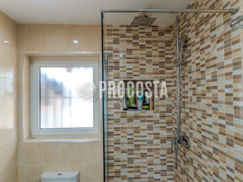 Foto f907f1b2-687d-4962-9594-8cb848206bf1. Casa amb calefacció aparcament piscina a Velilla - Velilla Taramay Almuñécar