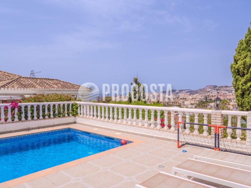 Foto fb08af93-5fbc-49c8-8c1b-bf72290bc877. Casa amb calefacció aparcament piscina a Velilla - Velilla Taramay Almuñécar