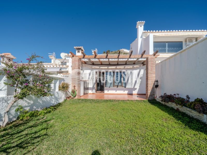 Foto 1755a470-9002-44c3-8ad7-b10e9ff186c4. Casa amb aparcament a Velilla - Velilla Taramay Almuñécar