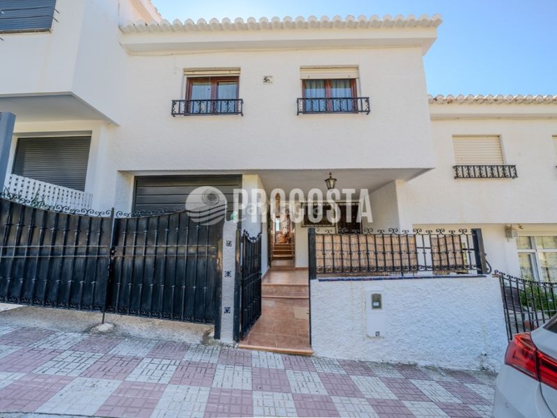 Foto 72c9f578-f0a4-48f2-a281-0034279c9c51. Casa amb aparcament a Velilla - Velilla Taramay Almuñécar