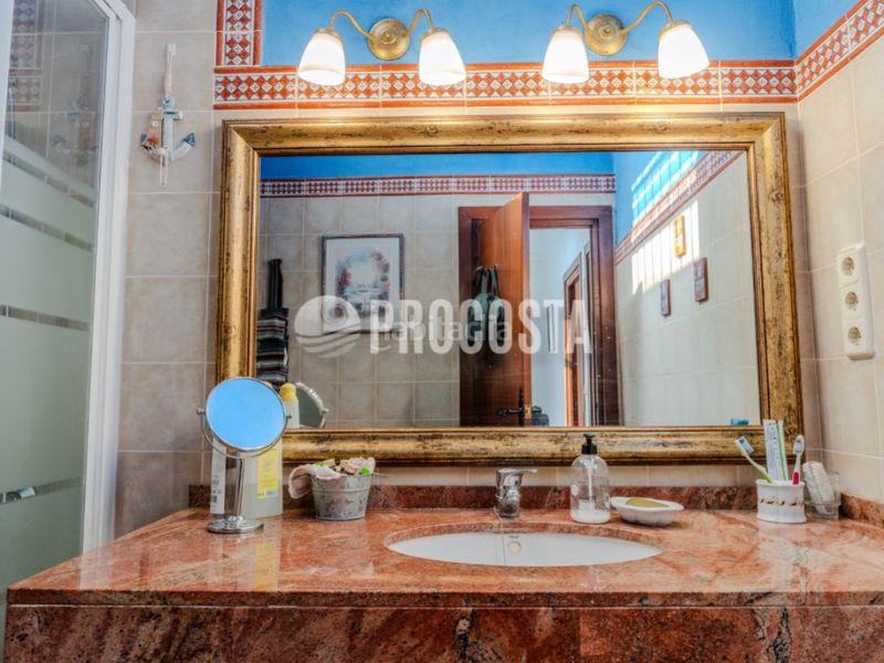 Foto 902ed84d-efac-4701-9045-136c38b45490. Casa amb aparcament a Velilla - Velilla Taramay Almuñécar