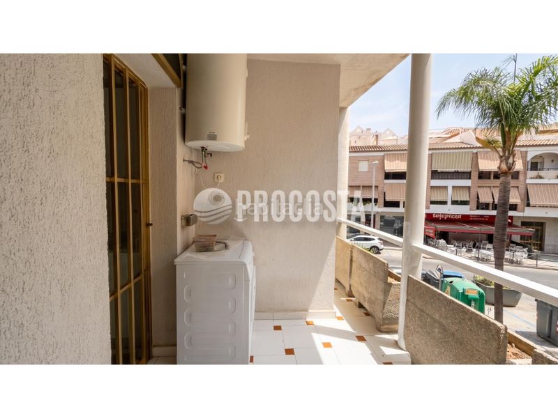 Foto a550e384-a8b9-49d3-9fa9-9db63540d36e. Pis a Almuñecar centro Almuñécar