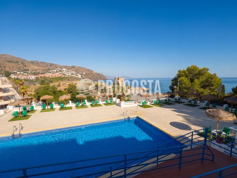 Foto bc8e87a6-27c9-49e7-836a-7d8b2c269965. Casa adossada a Velilla - Velilla Taramay Almuñécar
