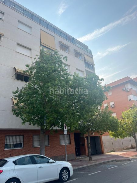 Foto e9ea66d4-30de-4d82-9d68-49c0f5e19c45. Pis amb aparcament a El Ranero Murcia