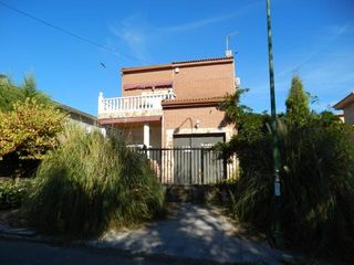 Chalet in Calypo Fado. Venta chalet casarrubios del monte