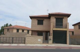 Chalet à Mora. Venta chalet mora