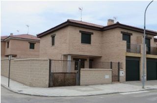 Maison à Mora. Venta casa mora