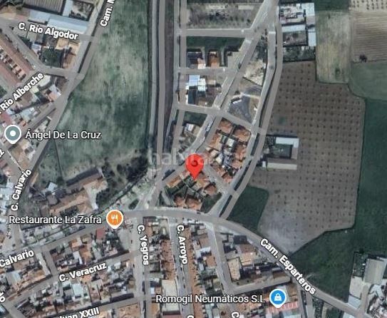 Foto a26b1527-c198-4676-94c7-b27f4240bc9c. Xalet amb aparcament a Mora