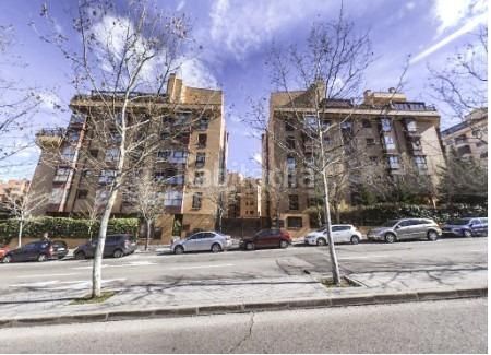 Foto 14c376a4-4e3a-4fd5-8524-6ad8f5cf57a7. Dúplex amb piscina a Simancas Madrid