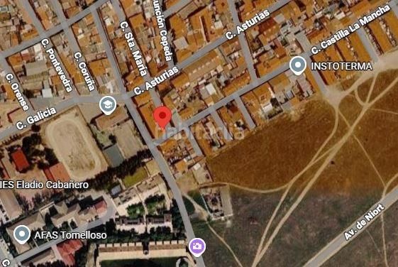 Foto 47789454-2ea1-4662-917f-44147a56bfe1. Xalet amb aparcament a Tomelloso
