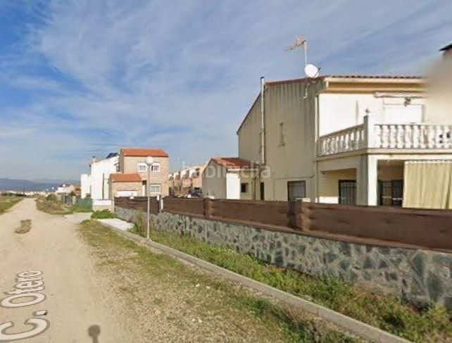Foto 84ddd217-5454-45af-a970-b72b8888f3ed. Casa aparellada amb aparcament a Casar de Escalona (El)