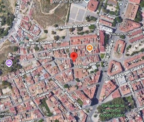 Foto 1fd81988-8995-448e-84e8-dbcc37d407f5. Casa adossada a Centro Elda