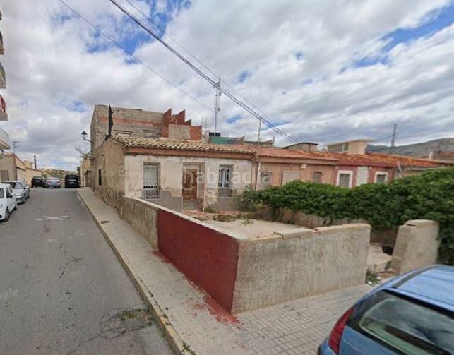 Foto 5ef72c45-1196-44c9-8a23-4e03ab5392b3. Casa adossada a Centro Elda
