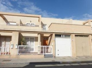 Casa adossada a Balerma. Venta adosado el ejido