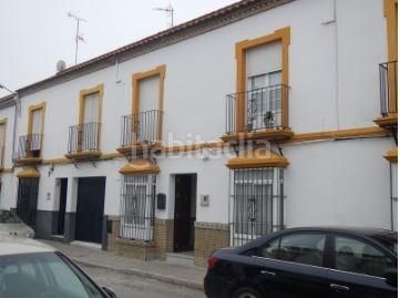 Foto ed8fc270-aba6-4fe8-83fe-388a3689033b. Xalet amb aparcament a Arahal