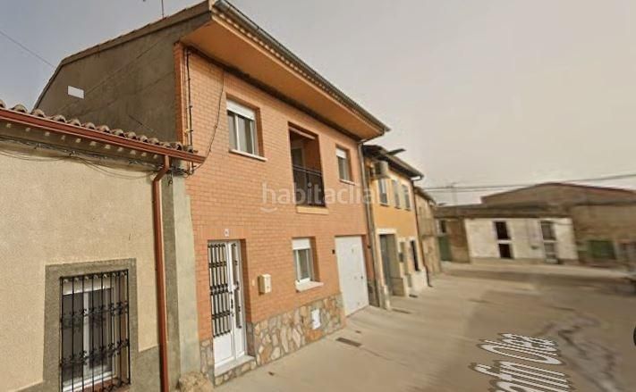 Foto b96b0770-4f86-4732-ae8d-e0b53afe23fb. Xalet amb aparcament a Castrillo de la Guareña
