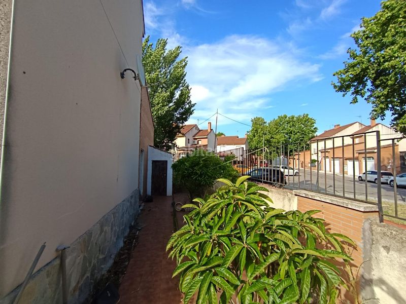 Foto 031532e4-9a40-46f9-a59a-e525596dd3ce. Casa aparellada amb calefacció aparcament a Parque Manuel de Vega-Carretera de Ugena Illescas