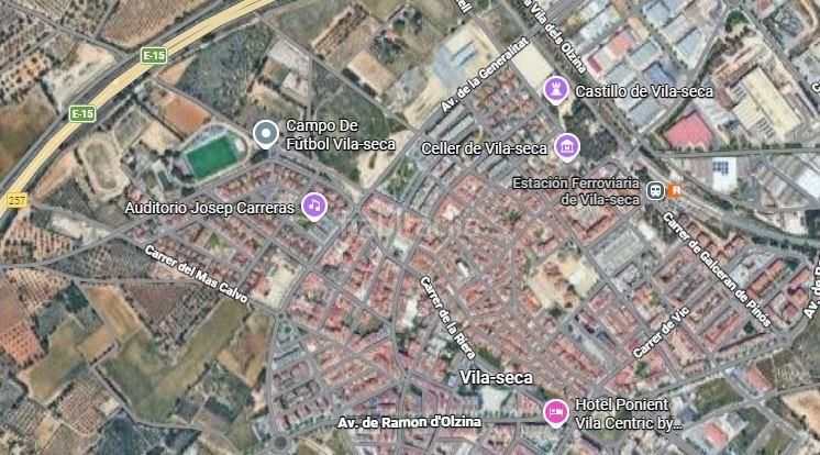 Foto 9b5d0037-e0e4-412a-9bab-11e6f4fbd65c. Aparcament cotxe a Vila-seca poble Vila-seca