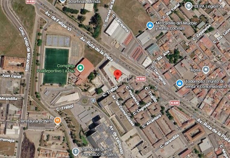 Foto f75f6adc-4052-4271-b7ee-083d4c48c3c4. Pis amb aparcament a Este Mérida