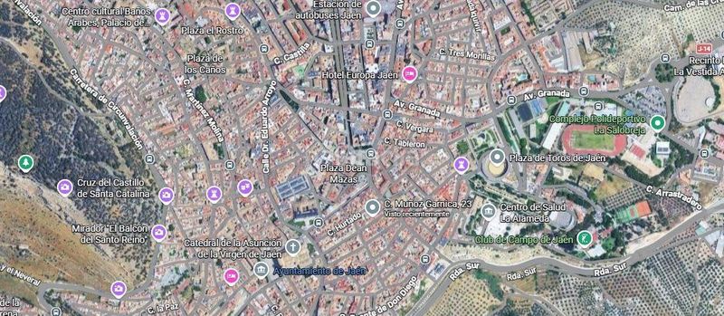 Foto d3628de4-a936-4080-bb20-310e65df0f39. Piso npl piso en San Ildefonso - Catedral Jaén