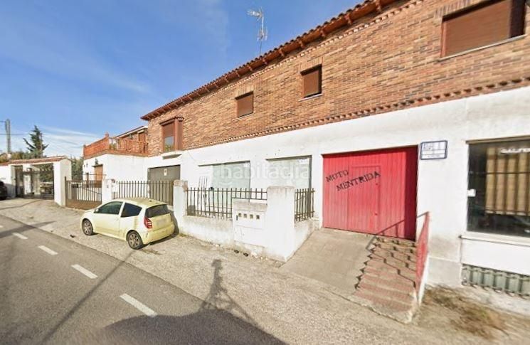 Foto 2d435e32-7c55-4eee-a1e1-1d0349940dde. Xalet amb aparcament a Méntrida