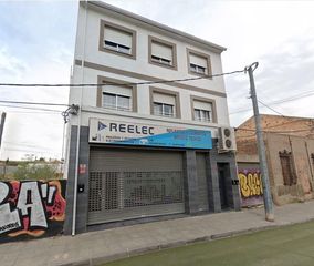 Lloguer Local Comercial a Avenida de santa catalina 31. Alquiler de local con salida de humos junto a la carretera