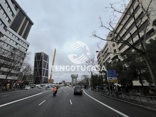 Miete Autoparkplatz  Calle de la infanta mercedes. Garaje en alquiler en calle infanta mercedes
