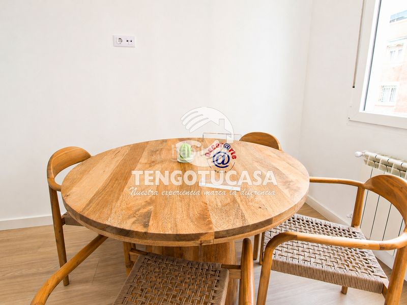 Foto dc10f200-2551-4d66-8781-cfb37f2cbbb9. Flat in calle de la virgen del castañar 15 in Concepción Madrid