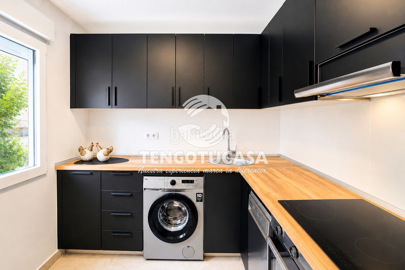 Foto d7d62b81-cadc-4e8e-9bf0-40d16e1f20ae. Flat in calle de la virgen del castañar 15 in Concepción Madrid