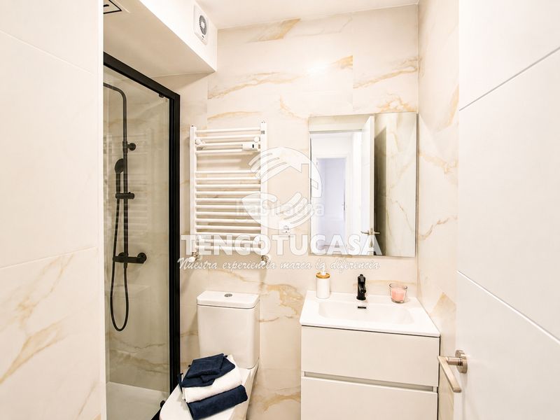 Foto f7f4578a-4445-4830-8f8b-ece6209af309. Flat in calle de la virgen del castañar 15 in Concepción Madrid