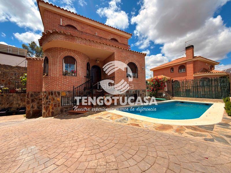 Foto 4e0c0165-d57e-417c-8828-c0e4587cb303. Xalet amb calefacció aparcament piscina a Bargas