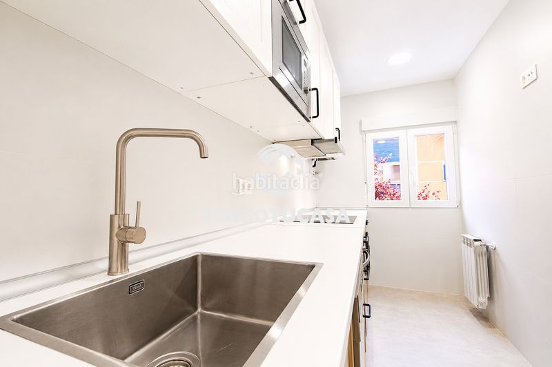 Foto 9a0d4885-5c8d-4f00-a207-7f10d623fe6c. Pis a avenida quinta 16 a Rejas Madrid