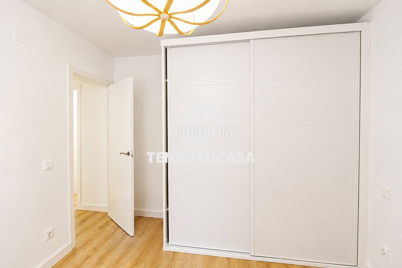 Foto d0ae3bb0-04a4-48db-a2d4-4bc615031b74. Pis a avenida quinta 16 a Rejas Madrid