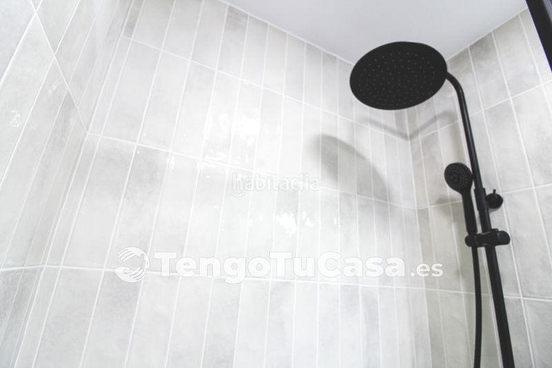 Foto f9f82ef8-3fa0-4f32-9323-72861dc10fe6. Flat with heating in Ventas Madrid